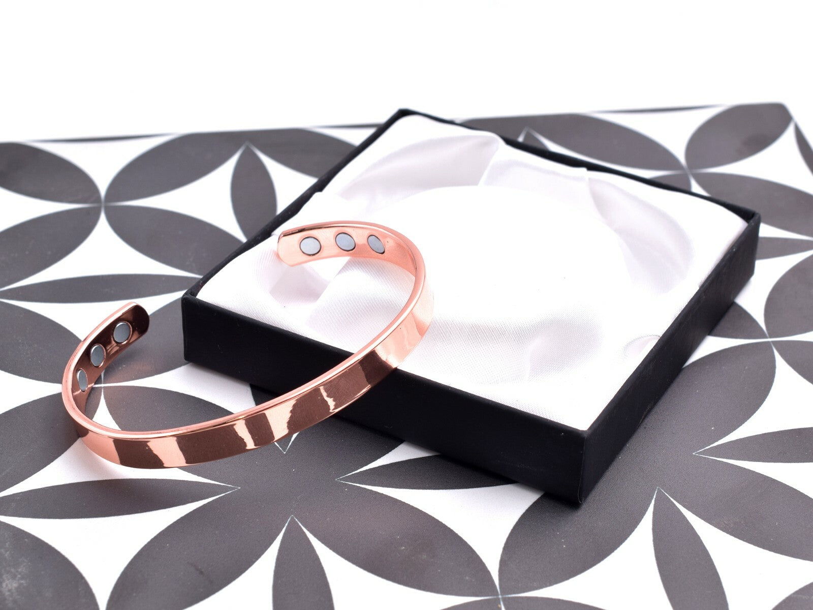 Copper Magnetic Bracelet Stunning Plain Design (small size) – by North By North East – Safety & Warning Signs