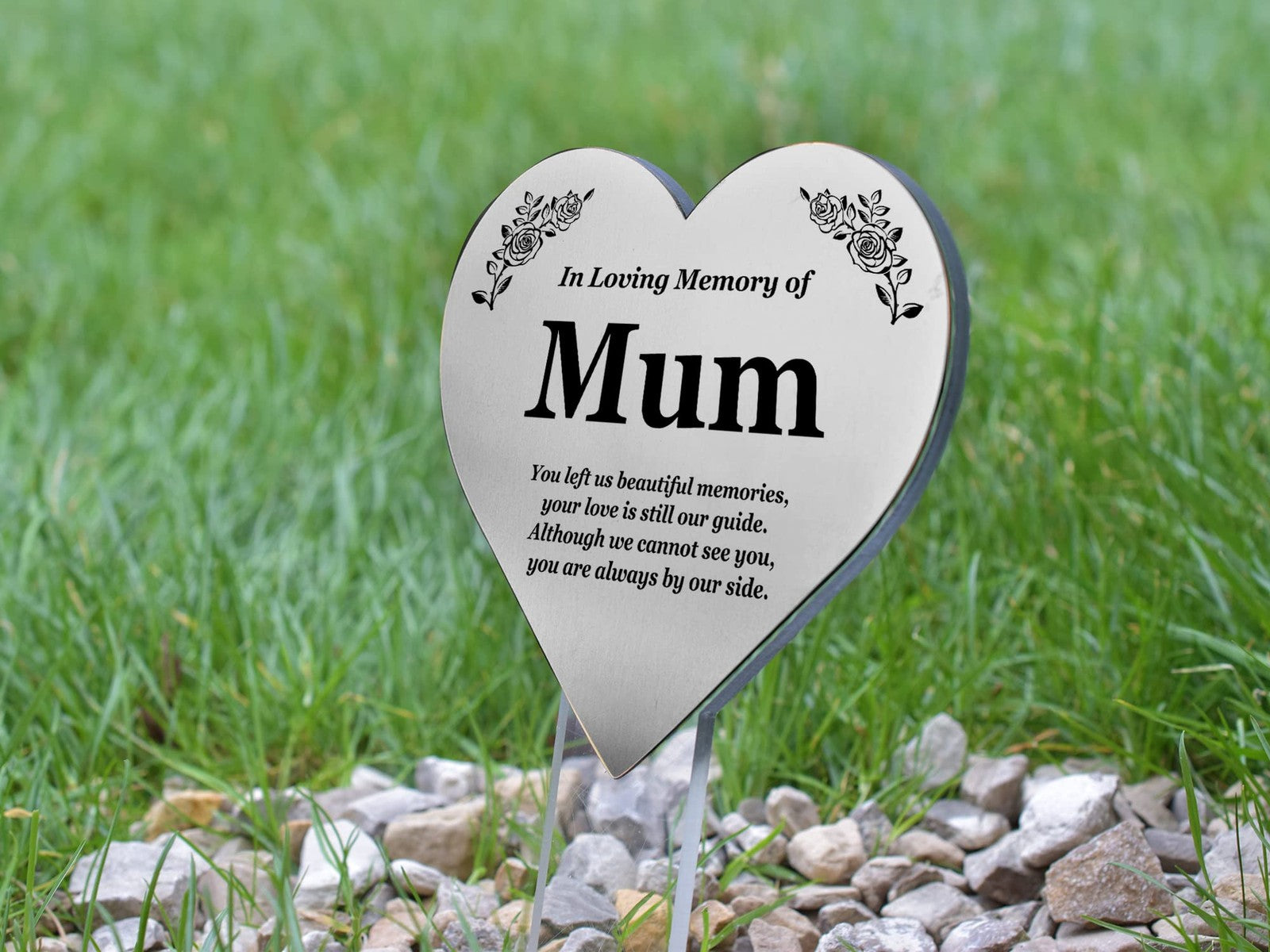 OriginDesigned Mum Gedenktafel mit schwebendem Herz – metallisches Silber/Gold/K – by North By North East – Signs