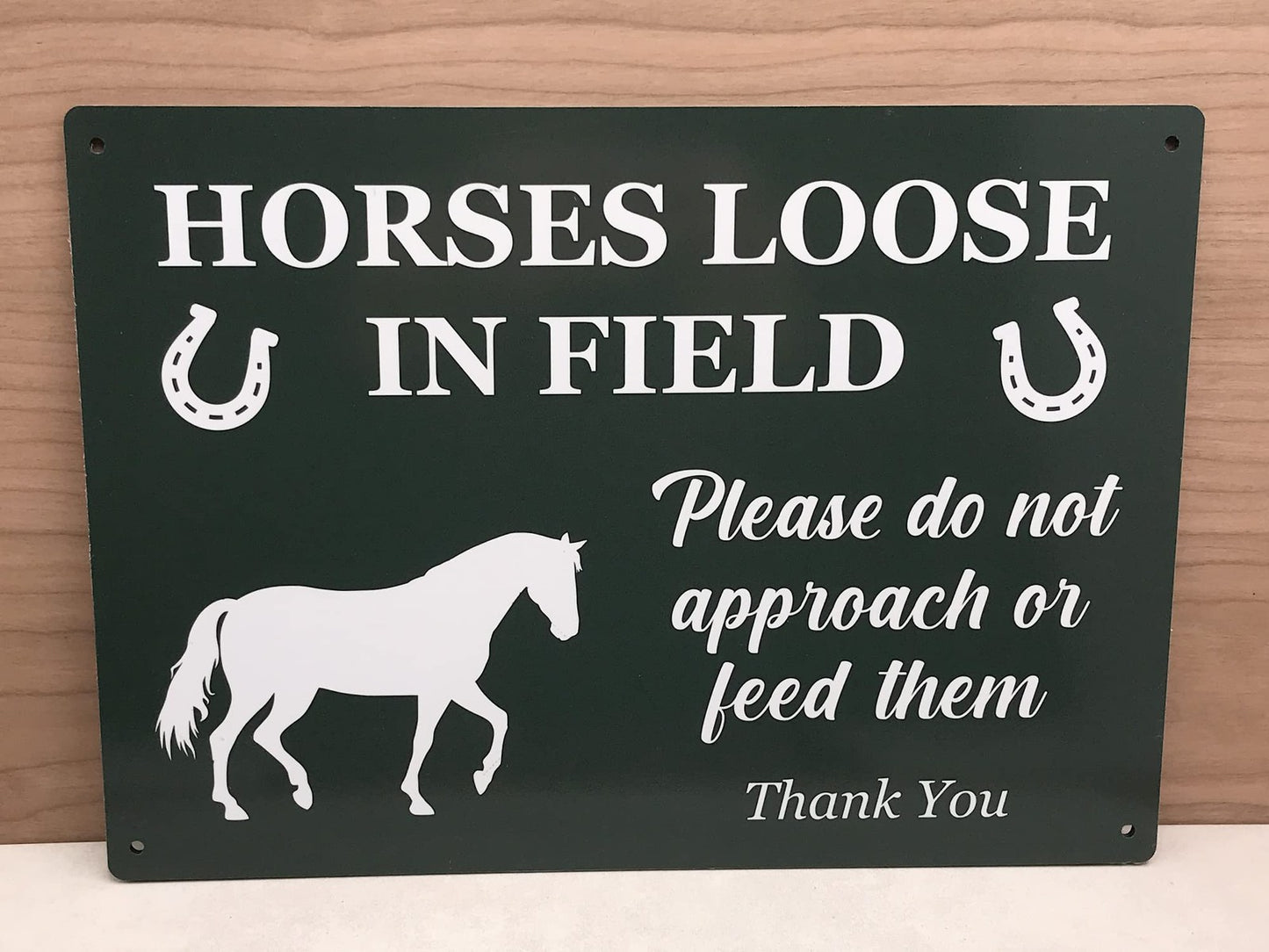 A4 Horses Loose in Field Sign – Green Aluminium Composite Gate & Fence Notice – by North By North East – Signs