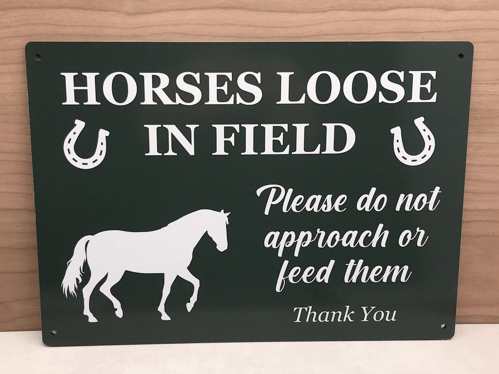 A4 Horses Loose in Field Sign – Green Aluminium Composite Gate & Fence Notice – by North By North East – Signs