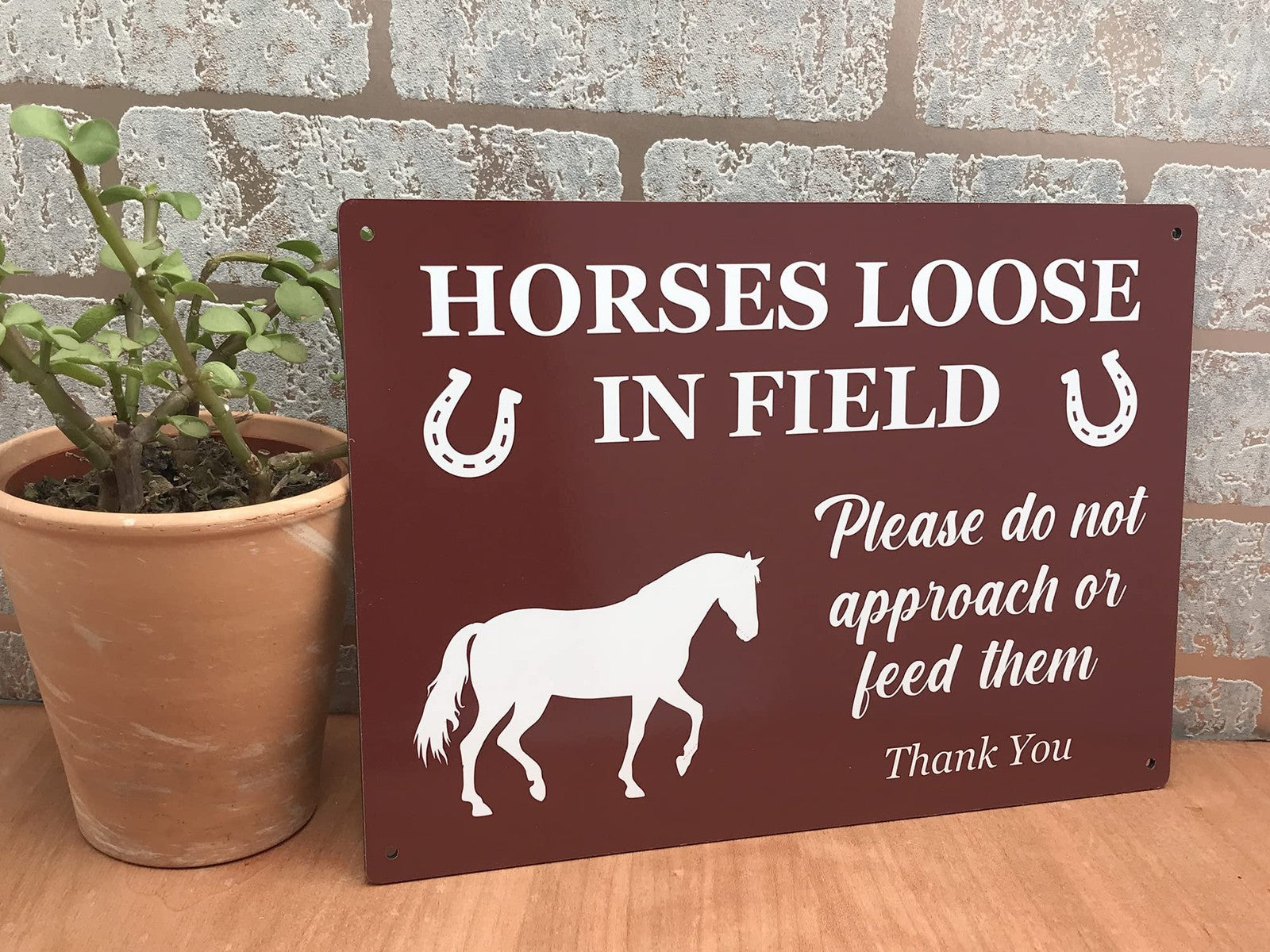 A4 Horses Loose in Field Sign – Red Aluminium Composite Gate & Fence Warning – by North By North East – Safety & Warning Signs
